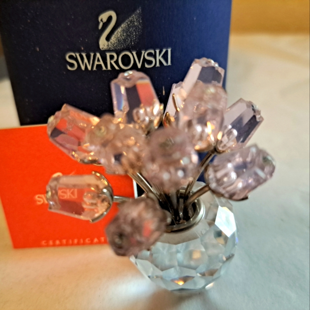 Swarovski crystal  Pink Roses 628343 with  box and  COA Like New
